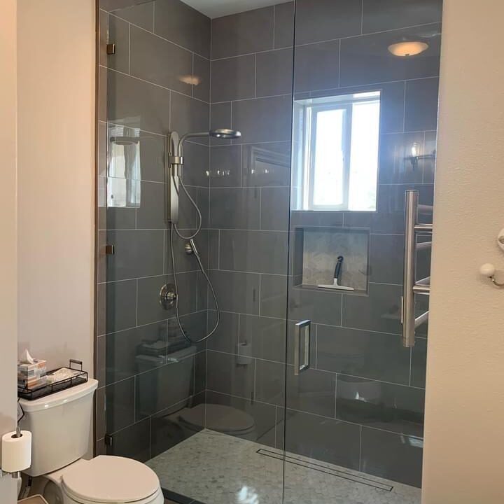 Shower in shower section